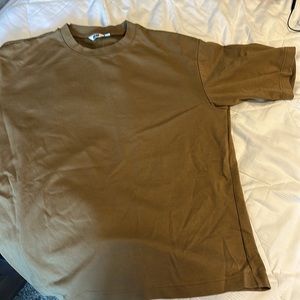 Men’s Uniqlo T-Shirt - Size Large
